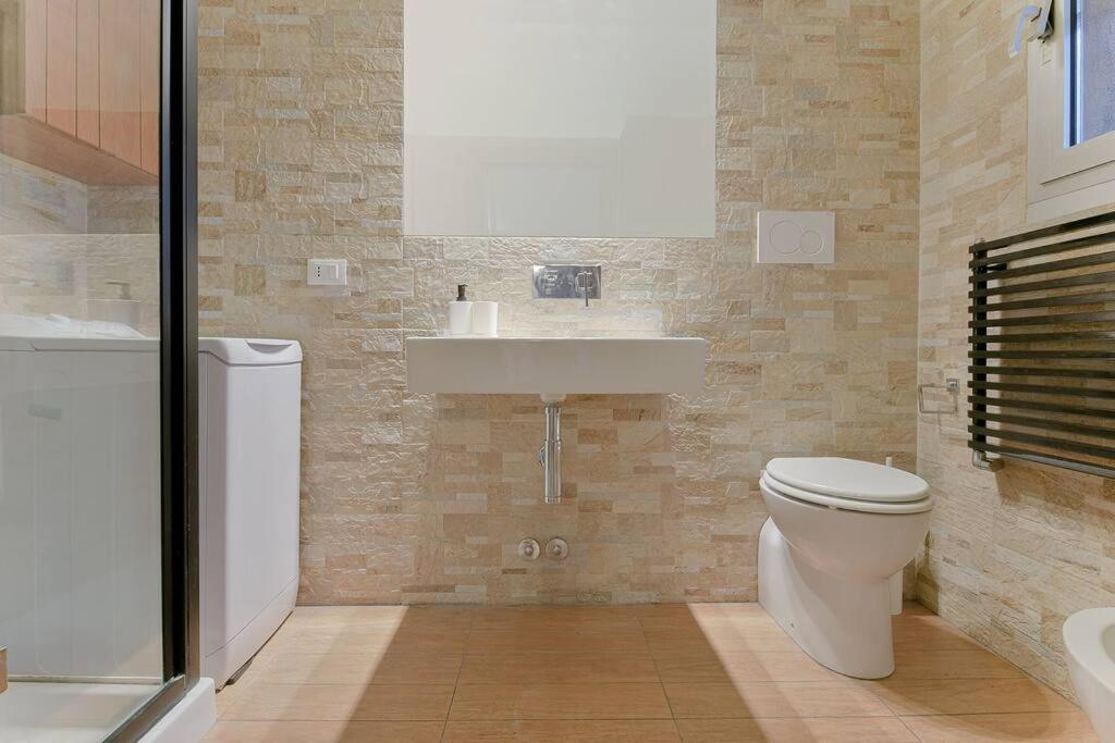 Nettuno 5 Stelle- Appartamento Elegante Con Suite Bologna Exterior photo