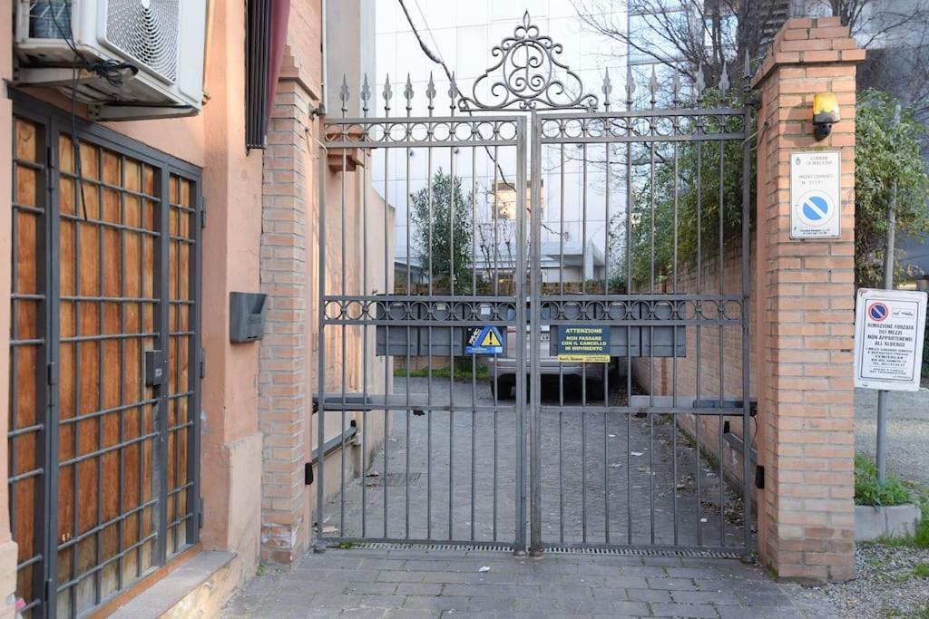 Nettuno 5 Stelle- Appartamento Elegante Con Suite Bologna Exterior photo