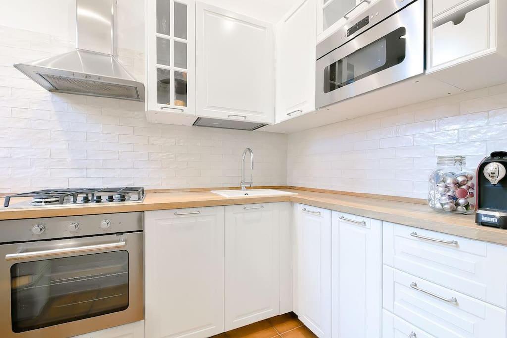 Nettuno 5 Stelle- Appartamento Elegante Con Suite Bologna Exterior photo